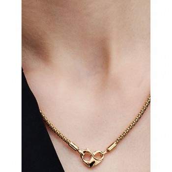 Collana con maglia geometrica